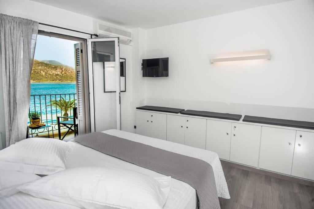 A & B Minimal Suite With Sea View In Argostoli Exterior photo