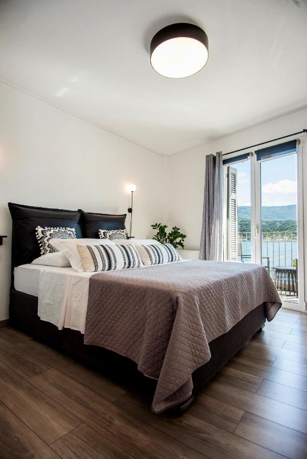 A & B Minimal Suite With Sea View In Argostoli Exterior photo